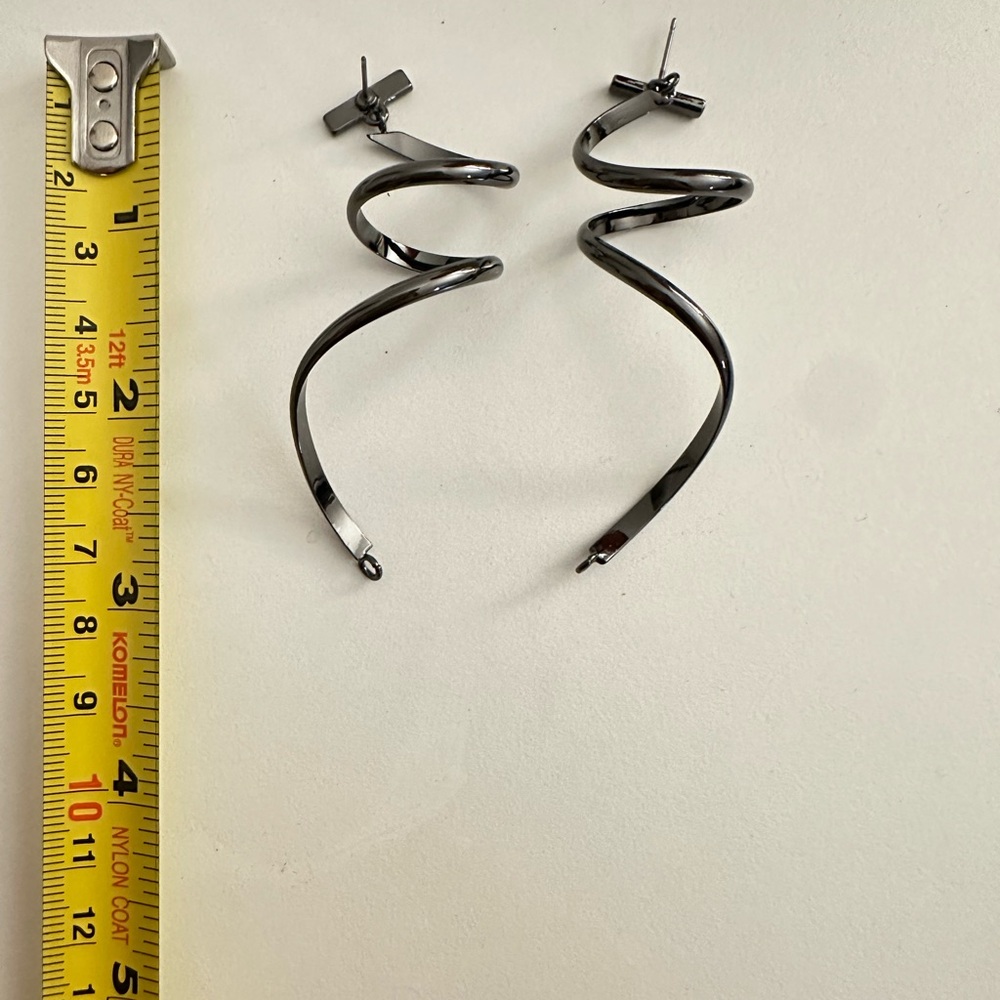 Tuleste Black silver earring stud lightweight New without tag